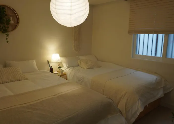 Apartment Ehwa Sinchon House